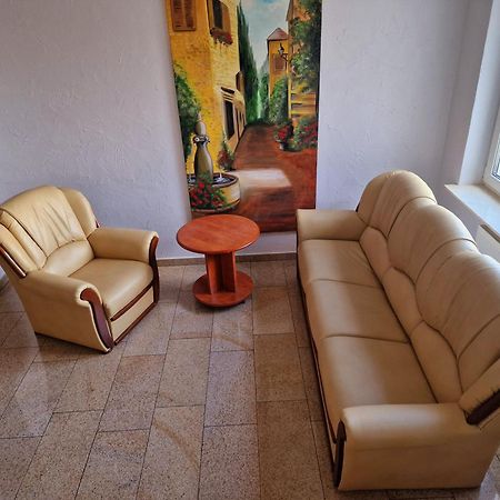 Hotel Podroznik Koszuty Kültér fotó
