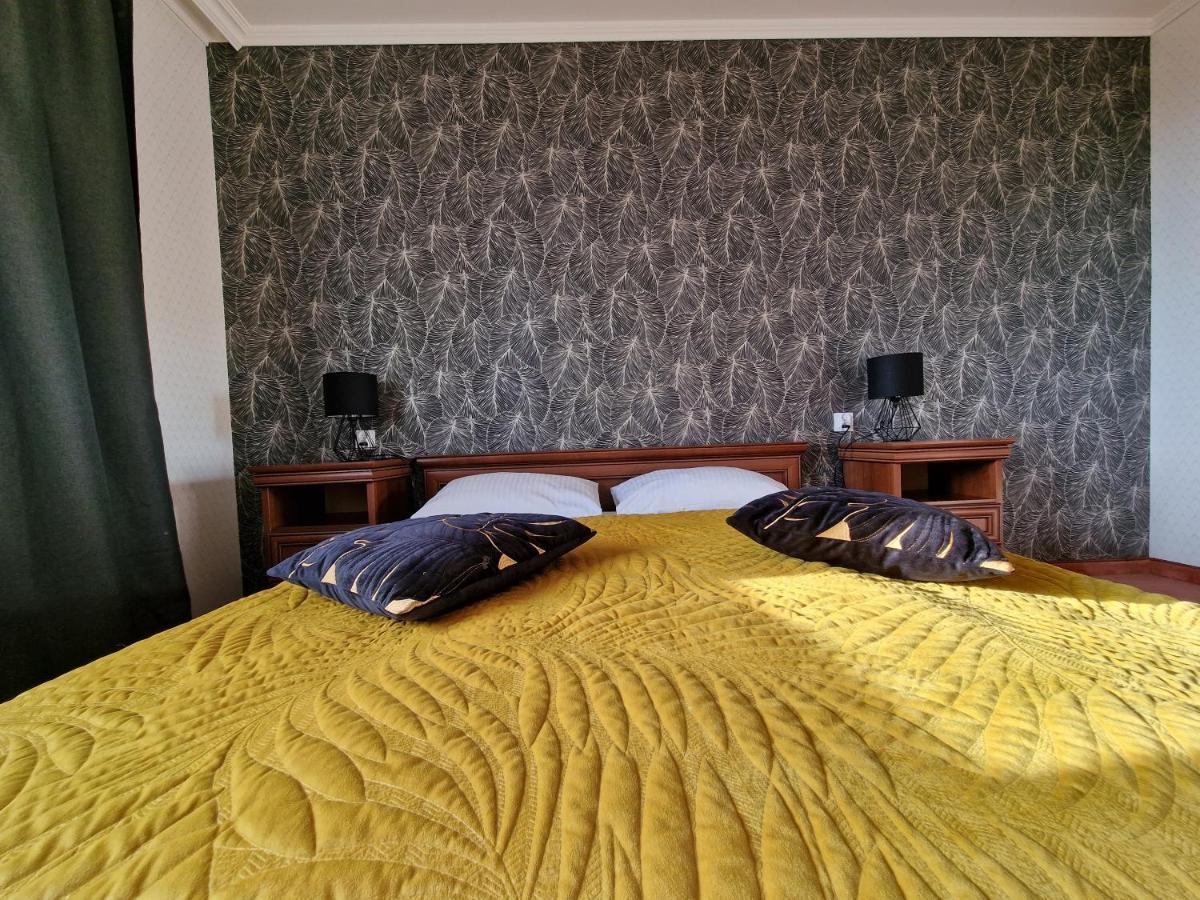 Hotel Podroznik Koszuty Kültér fotó