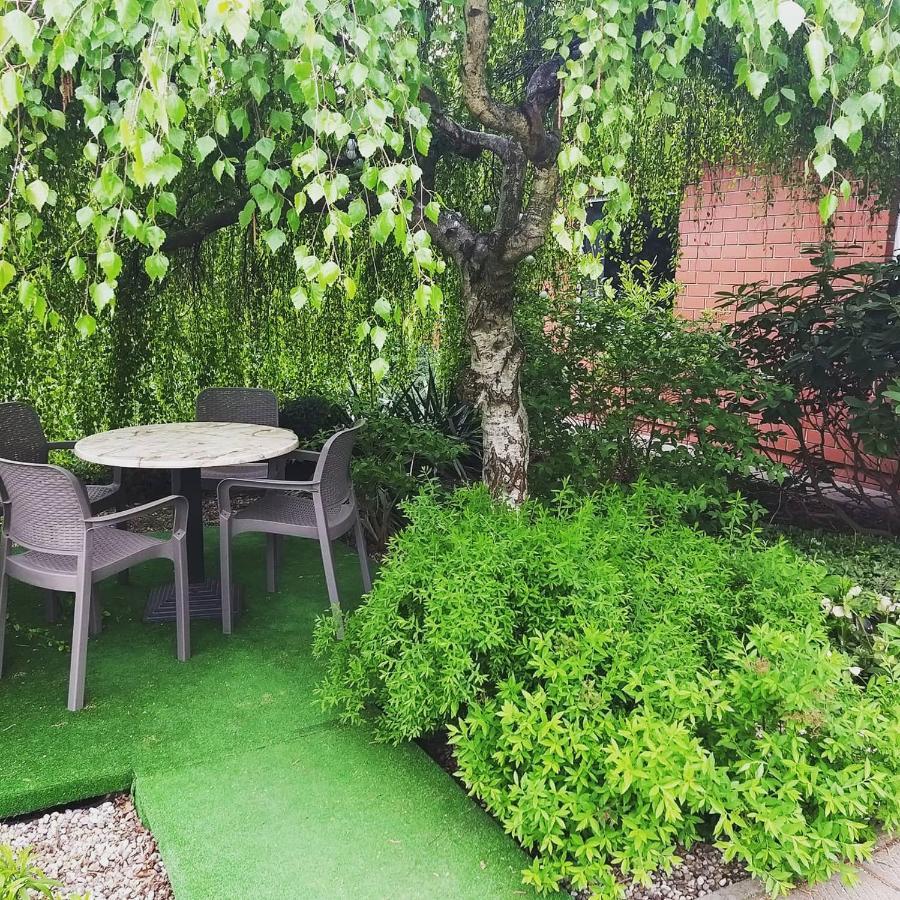 Hotel Podroznik Koszuty Kültér fotó