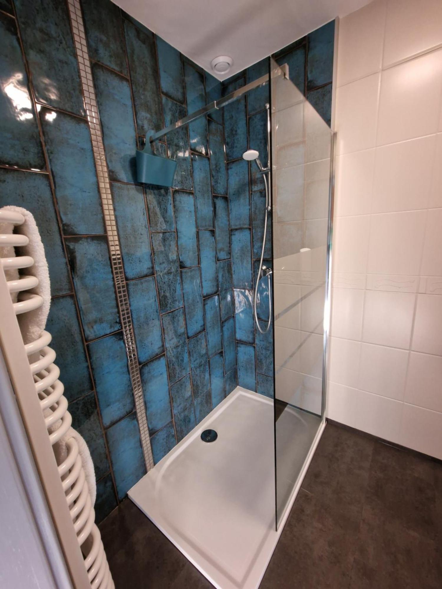 Hotel Podroznik Koszuty Kültér fotó