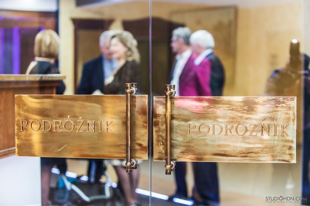 Hotel Podroznik Koszuty Kültér fotó